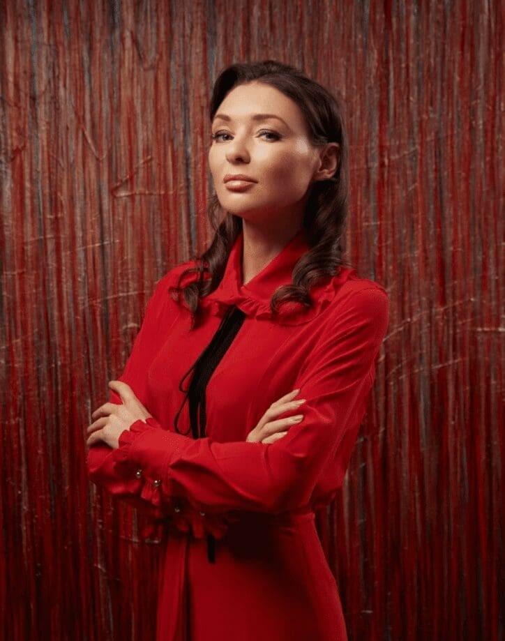 Portrait of Lara Julian